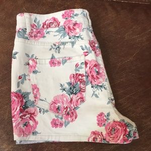 Forever 21 high waisted floral shorts